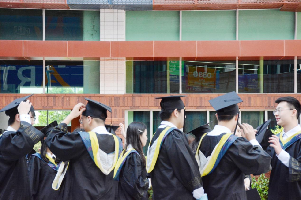 新哲毕业季X图集｜跃入人海 更高处见 哲青春不散场！